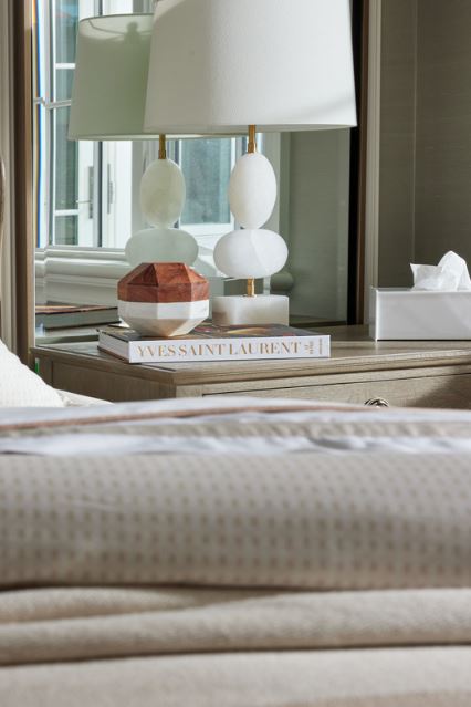 DH White Acrylic Tissue Box Cover Holder