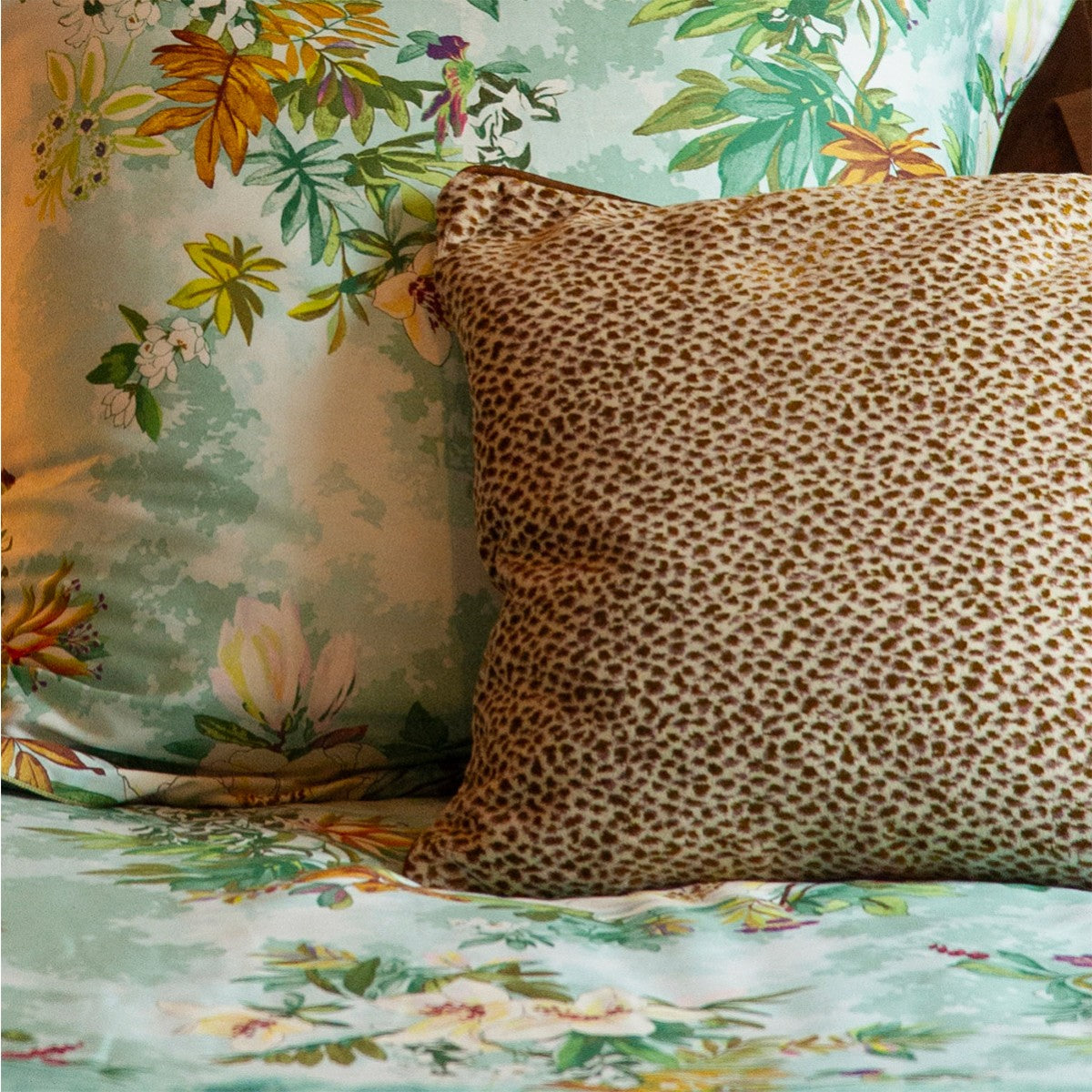 Zénaïde Decorative Pillow