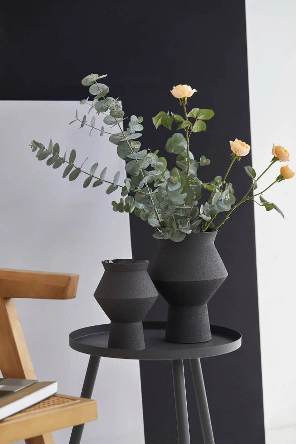 Jaggy Black Ceramic Vase