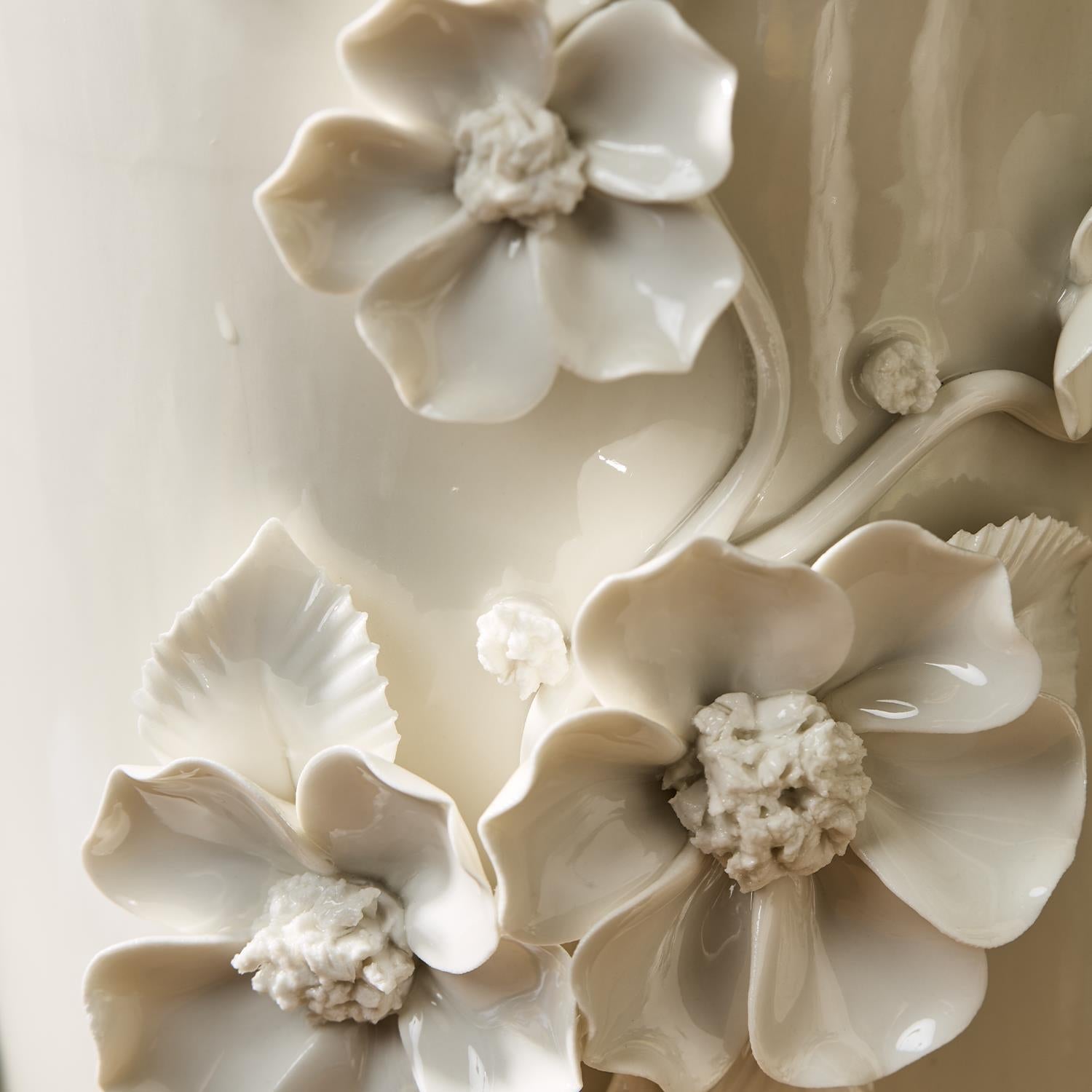 Set of 2 Vases with 3-D Sculpted Flowers