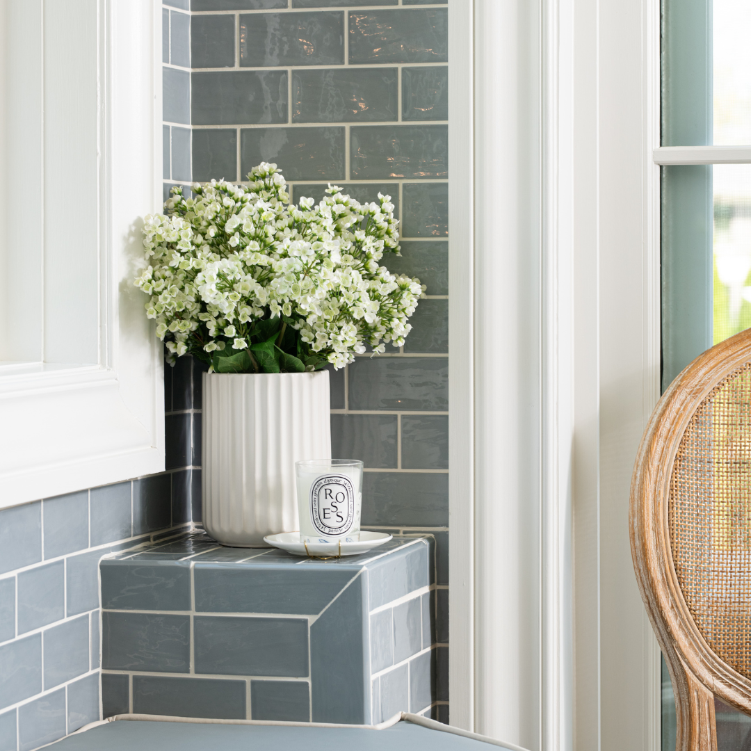 DH White Bud Ribbed Floral Arrangement