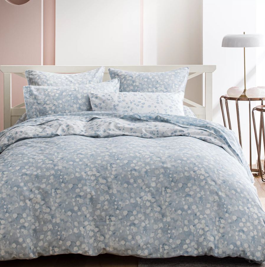 Anne de Solene Rosee Duvet cover