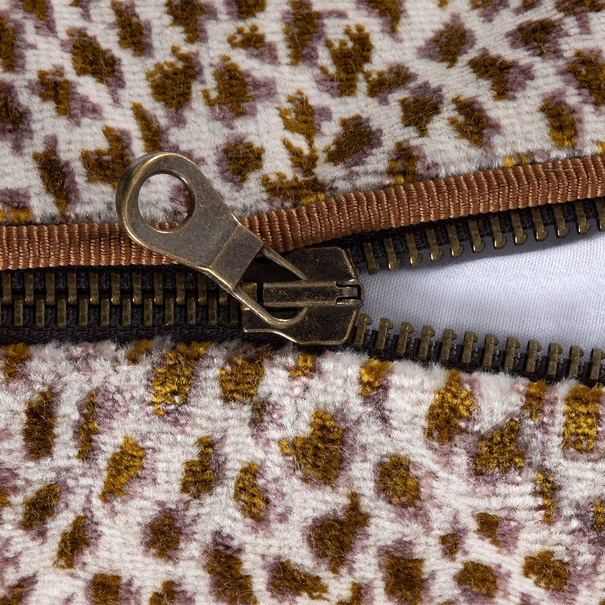 Zénaïde Decorative Pillow